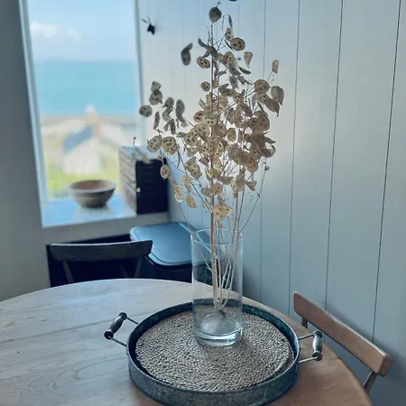 Family House With Garden & Sea Views